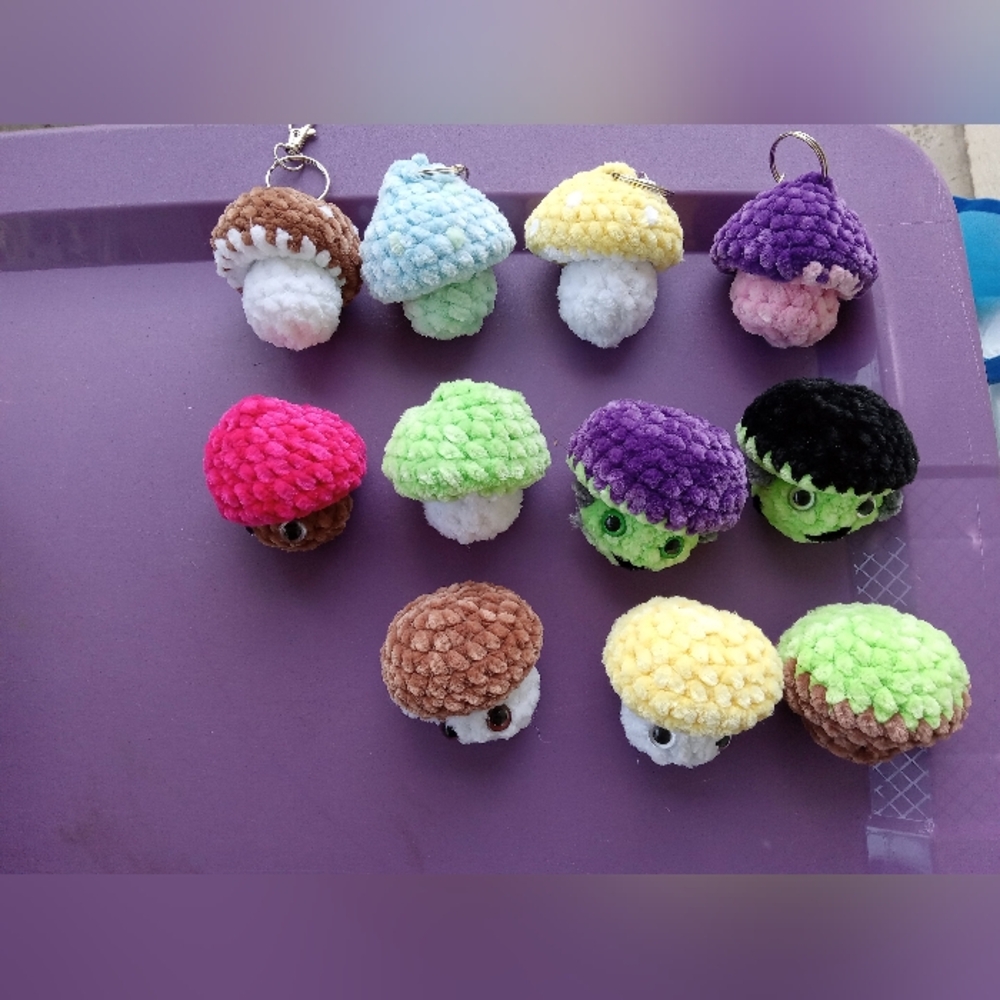 Mushroom pop its, crochet 🍄🍄🍄11 available!✨️✨️✨️